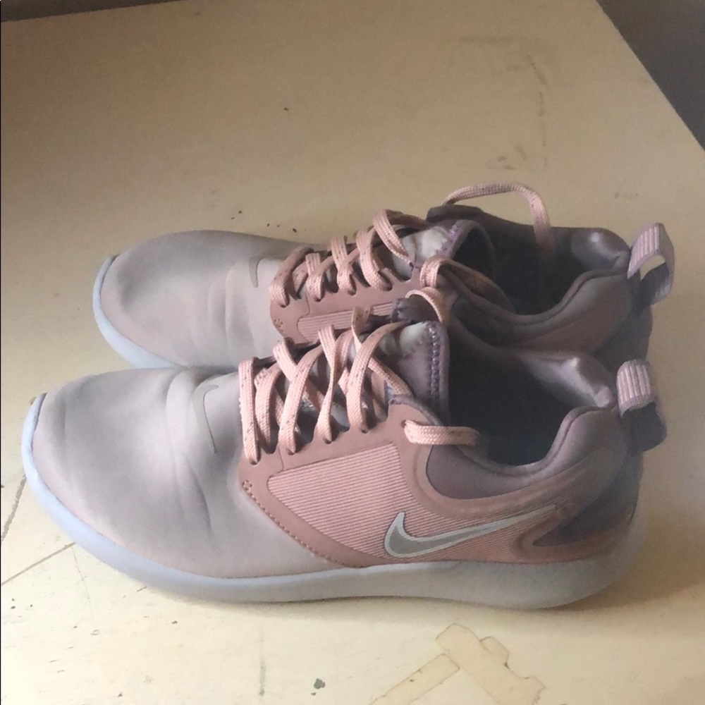 Nike lunar solo shoes